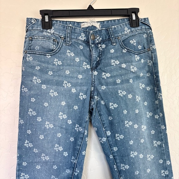 Free People Ditsy Floral Print Cropped Skinny Jeans Size 28 - Picture 3 of 7
